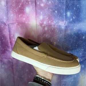 New men’s Goodfellow & co slip on loafers 🛍